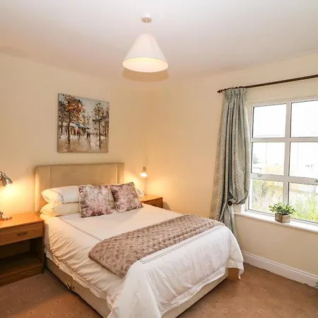 Apartment 8 Scrahan Place