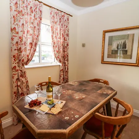 8 Scrahan Place 公寓