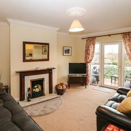 8 Scrahan Place *