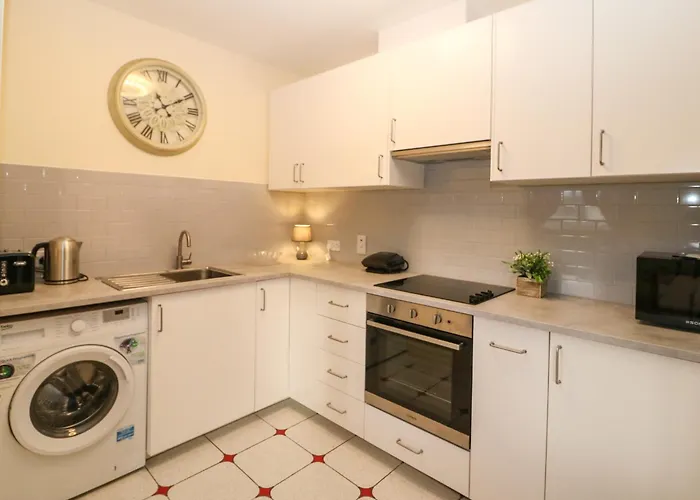 Apartament 8 Scrahan Place *