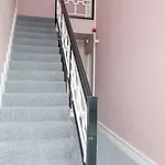 8 Scrahan Place 아파트