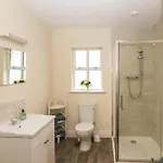 8 Scrahan Place 아파트