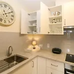 8 Scrahan Place 아파트 *